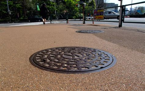 上葡京停車場 馬路水溝蓋